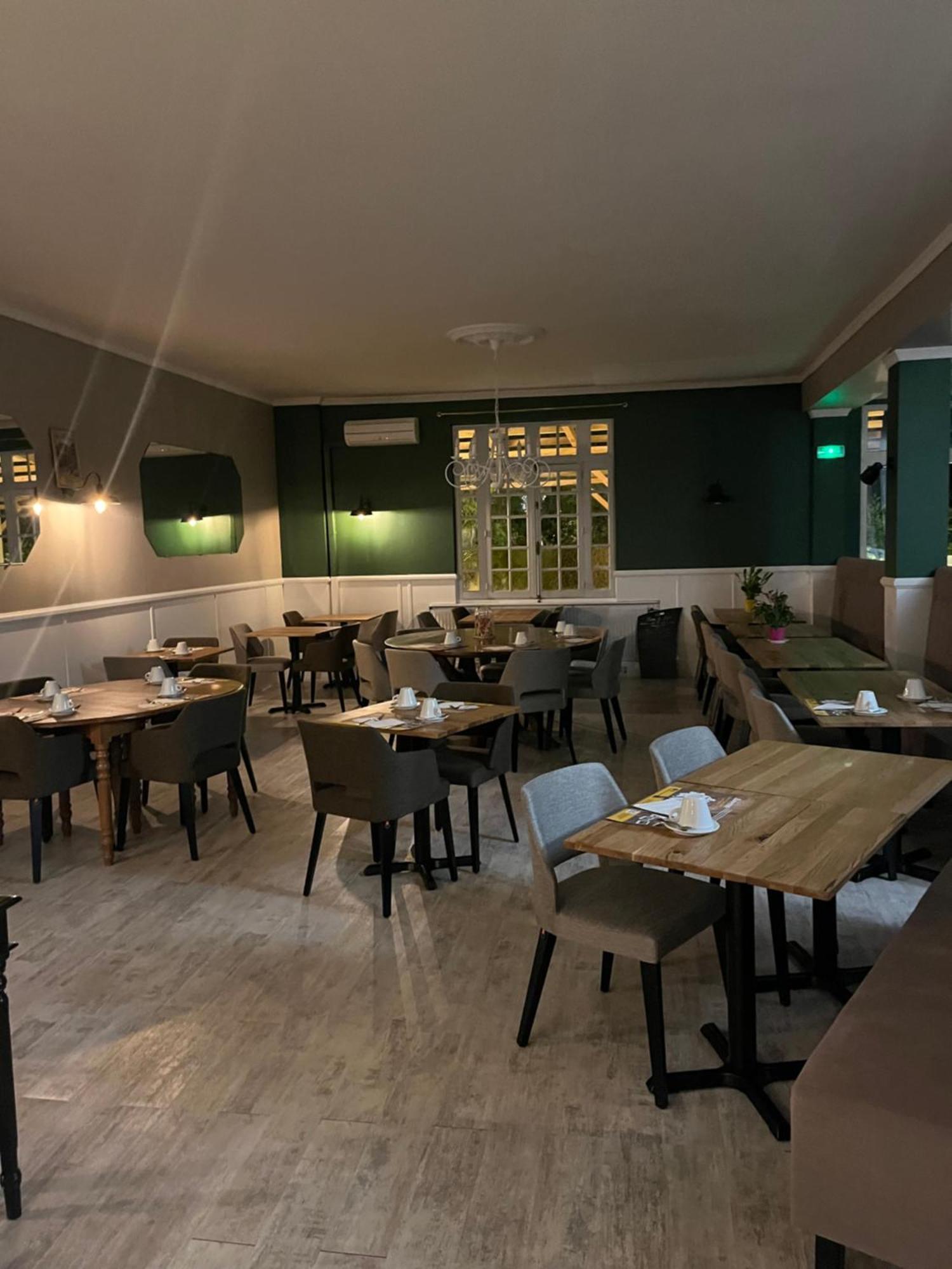 Logis Hotel Restaurant Le Lascaux Montignac-Lascaux Buitenkant foto