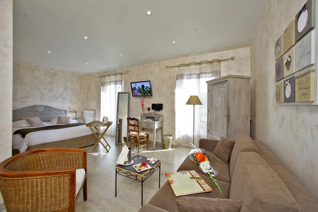 Logis Hotel Restaurant Le Lascaux Montignac-Lascaux Buitenkant foto
